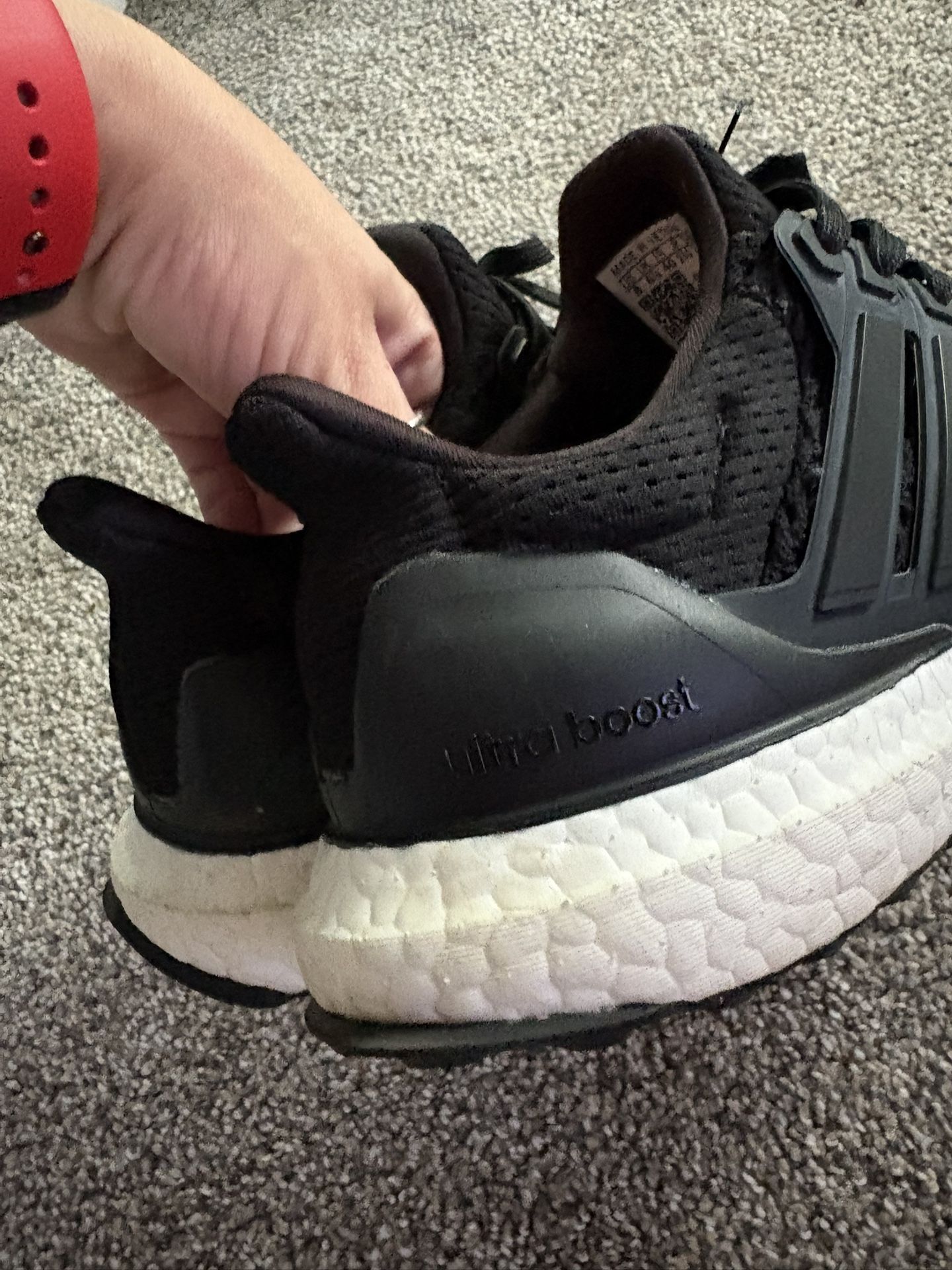 Women’s Size 8 Adidas Ultraboost