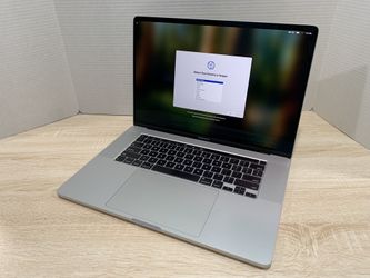 $520, 1TB SSD, 8-Core i9, 16GB RAM – Pro Specs, Budget Price – 2019 16” Touch Bar MacBook Pro