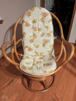 Vintage Rattan Swivel Chair