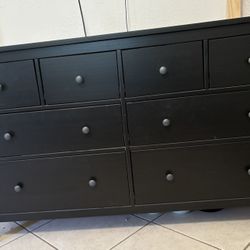 Wood Dresser. Gavetero de Madera