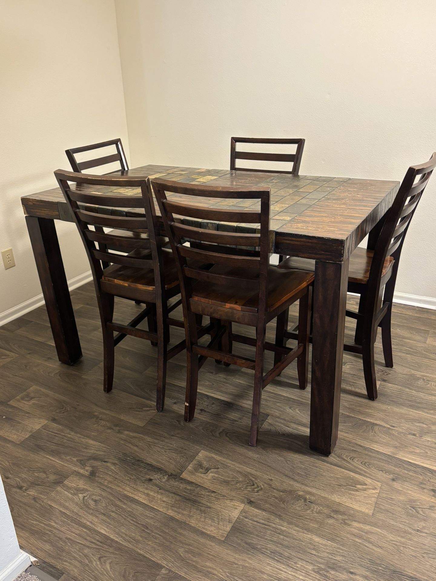 Classic Hard Wood Dinning Table 
