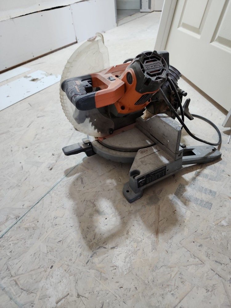 Rigid 10 Inch Compound Miter Chop Saw