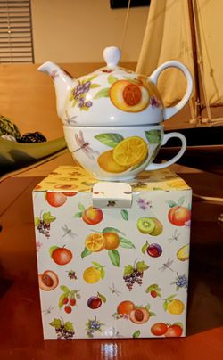 Fruit Pattern Tea Pot W/Tea Cup