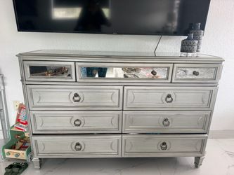 King bedroom set from city furniture