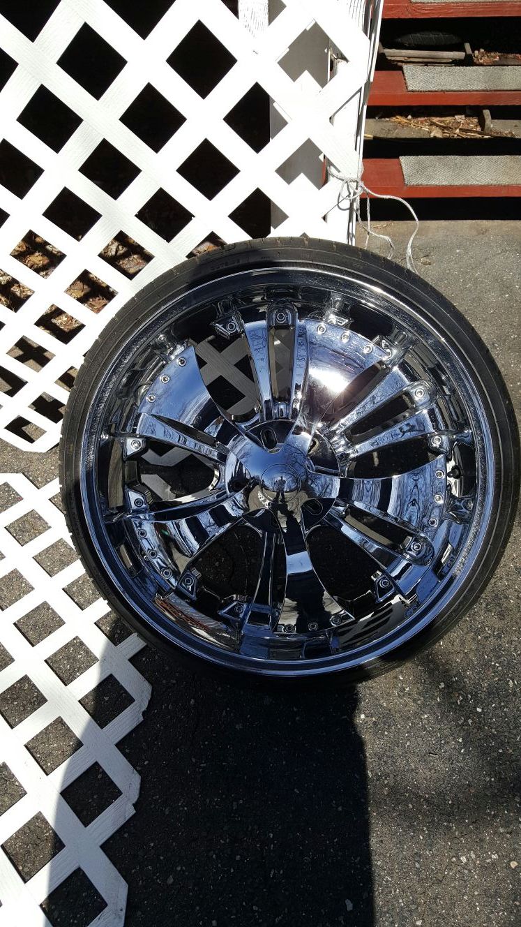 22 inch spinner rims brand new tires 500 firm no lower or bo or trade lmk lug pattern 5x5 and 5x5.5 or 5x127