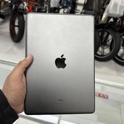 iPad 7th Gen 128GB Like New! $249 Cash Or Card!!