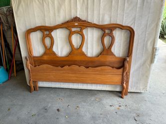 Full size complete bed set and mirror