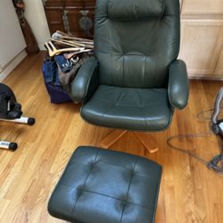 Green Leather Recliner With Foot Stool