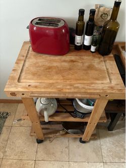 Wood Kitchen Cart with Pull-Out Cutting Board