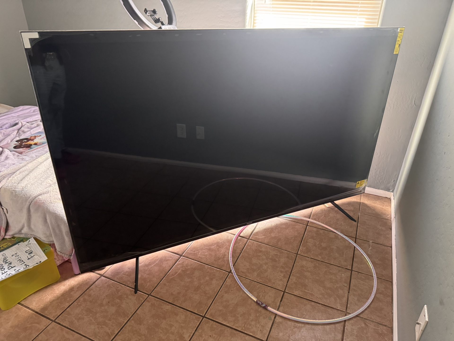86” Element Xumo Smart Tv