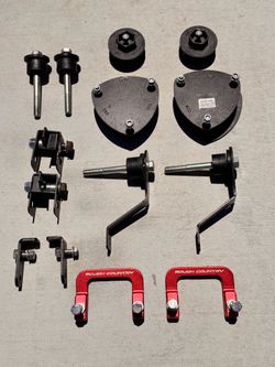 Rough Country 2.5” leveling kit Toyota RAV4