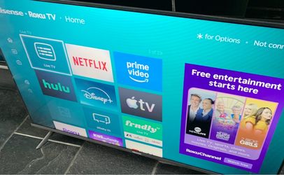 Hisence 40” ROKU TV, w/Remote, Stand! 40H4030F4, Barely Used
