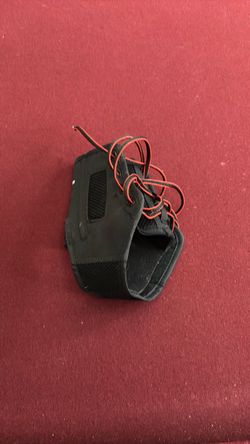 Black mueller lace up ankle brace