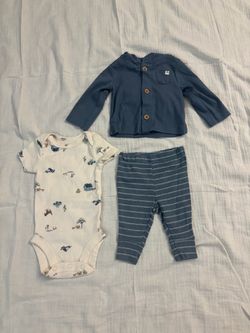 Carter’s Newborn 3 pc set w/ jacket
