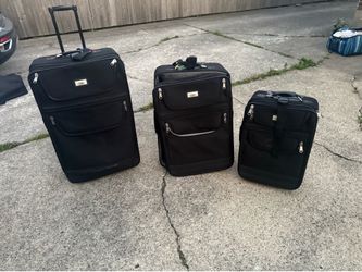 3 piece black luggage set