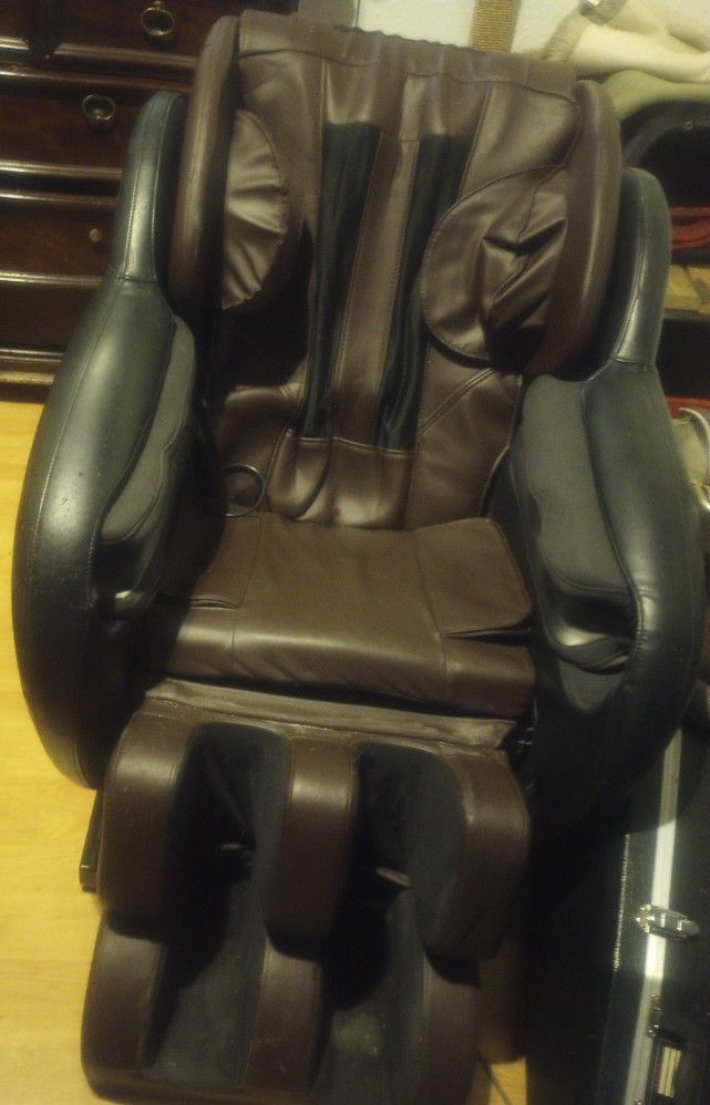  Massage Chair 