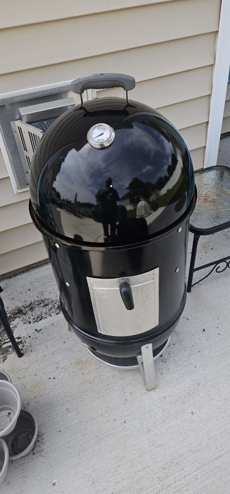 Weber Smokey Mountain 18 Inches