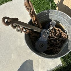 Towing Chains And Hook