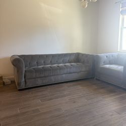 Comfy American Signature couch set. 