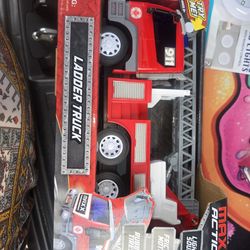 🧚‍♀️ NEW Large Fire Truck. lights, sounds, rubber tires, and friction motor