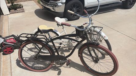 His and hers beach cruisers