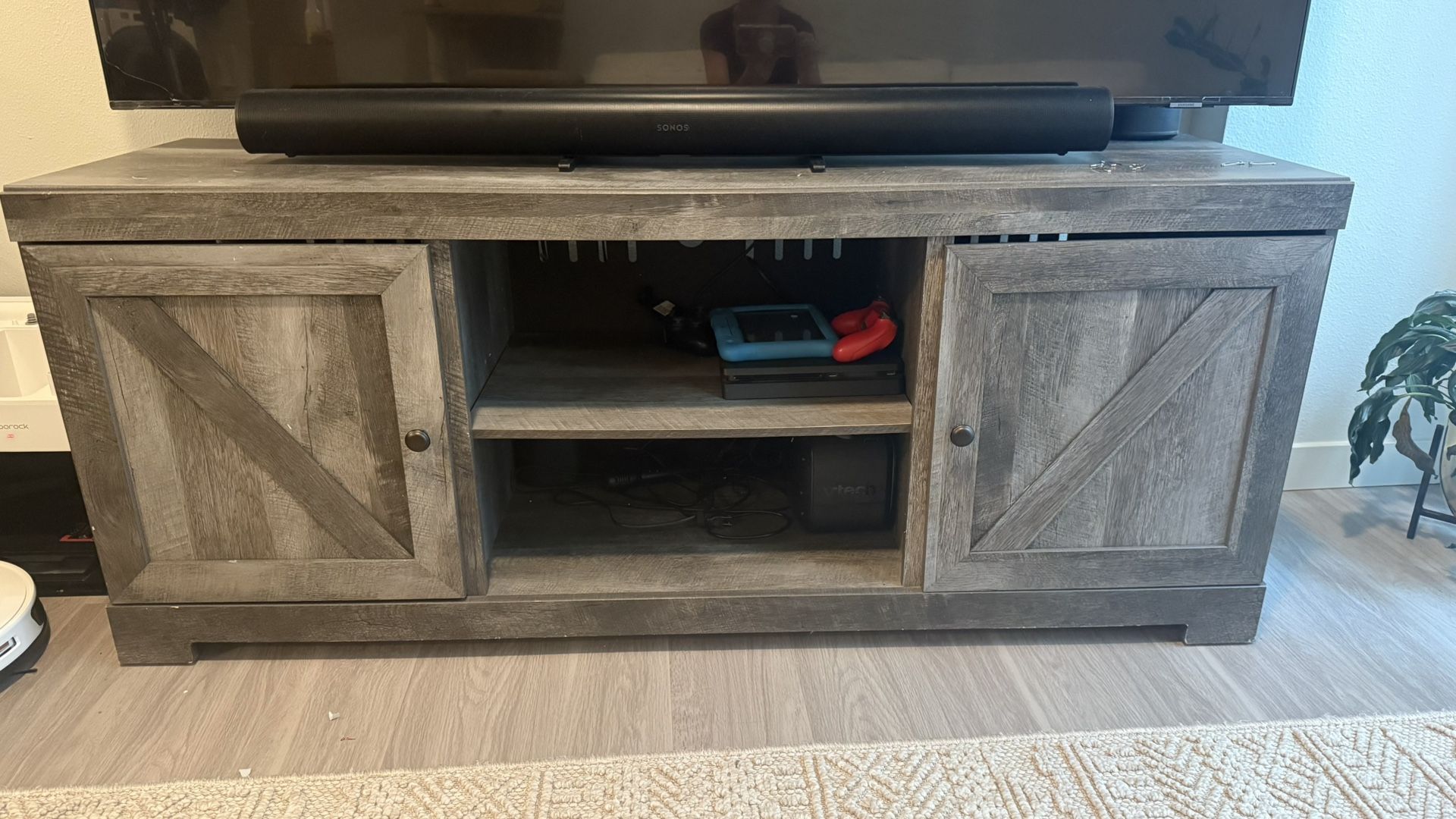 TV Stand 