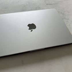 2024 MacBook Air M3 8gb 256gb