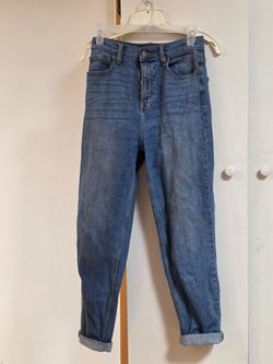 Fashion Nova High-Rise Medium Blue Jeans