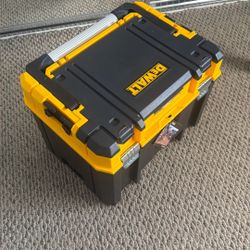 DeWalt T-Stak Tool Box w/handle