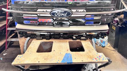 2025 to 2026 FORD EXPEDITION GRILL