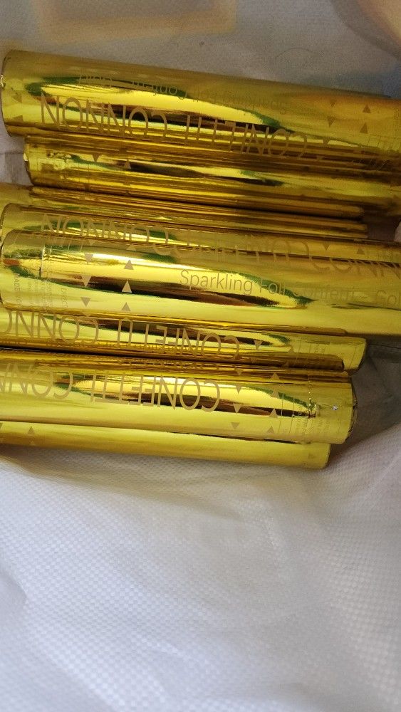 Confetti cannons (gold)! ✨
