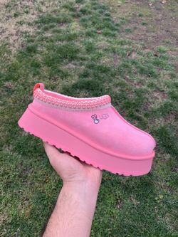 Ugg Tazz Love Slipper Size 8 Womens