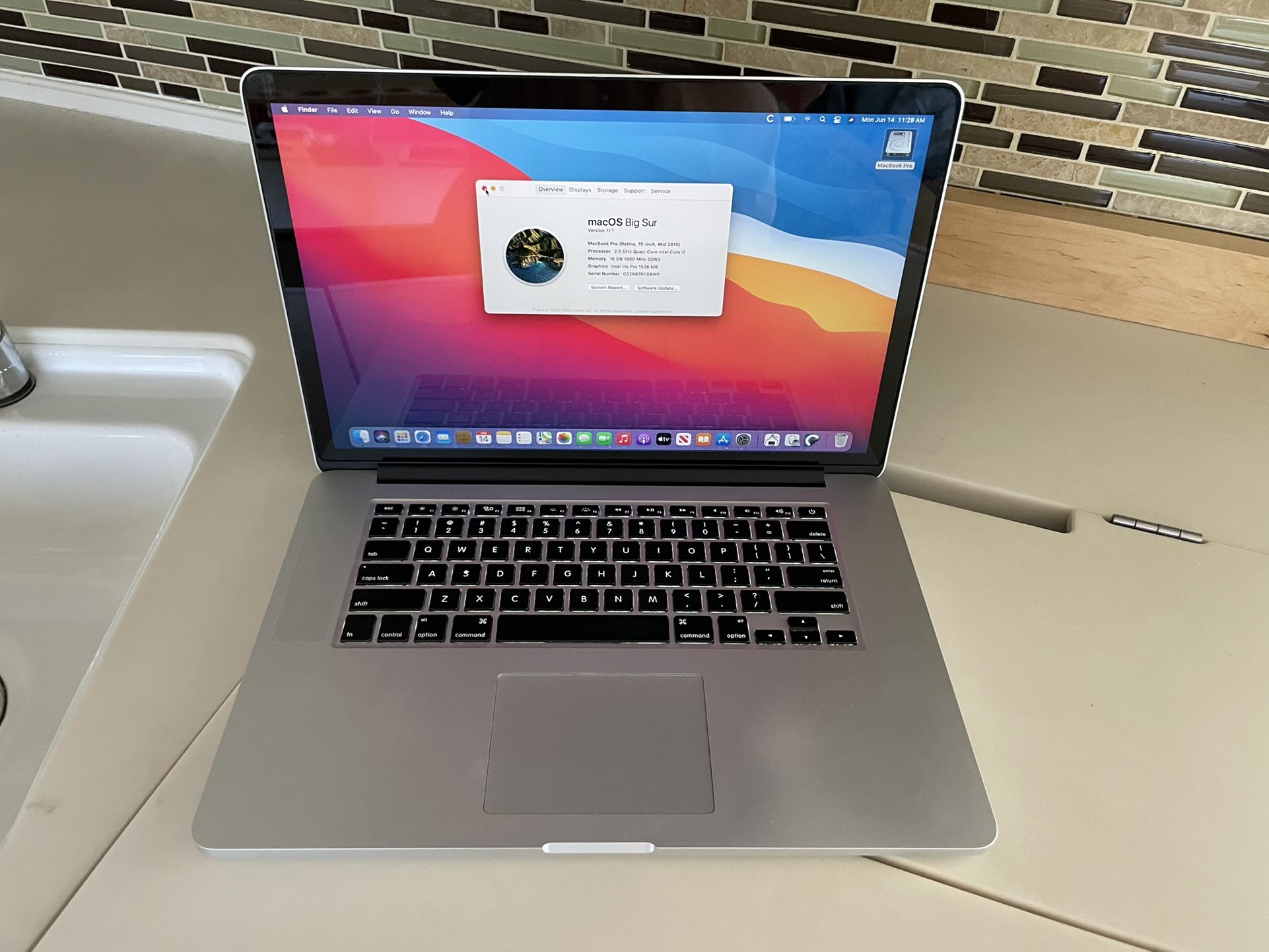 Apple 15” MacBook Pro Retina 2015 Quad Core i7 16gb Ram