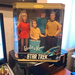 1996 Star Trek Barbie &  Ken Giftset. 30th Anniversary