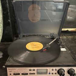 Boytone Bluetooth Record Player With Radio