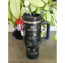 Snoopy 40oz Stanley with accessories