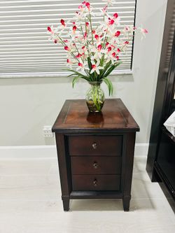 Night stand