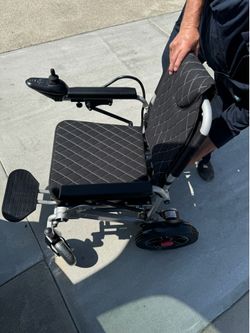 Foldable electric wheeltchair 65lbs