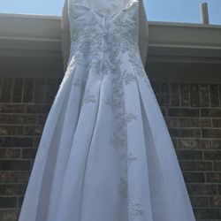 New. Size 8 Wedding Dress $200