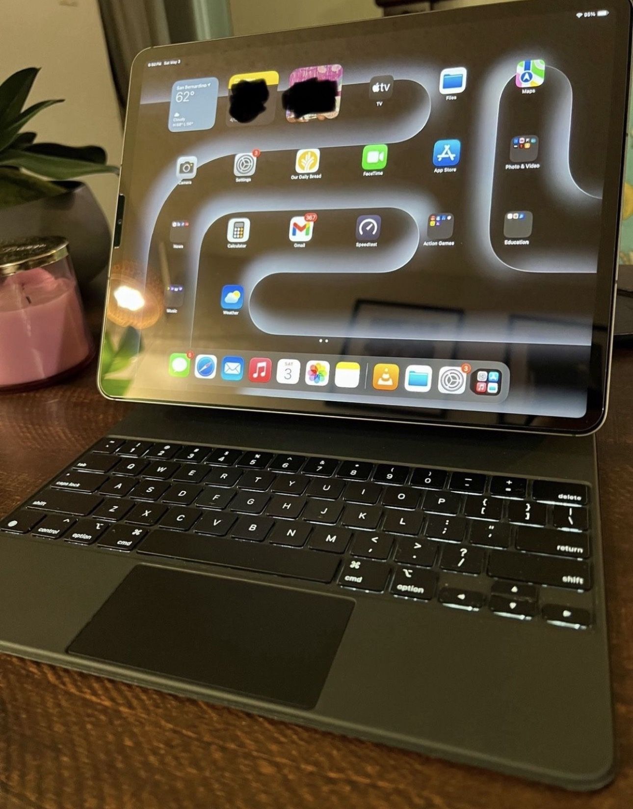 iPad Pro 12.9, 512GB, 5th Gen, WiFi + Apple Magic Keyboard 