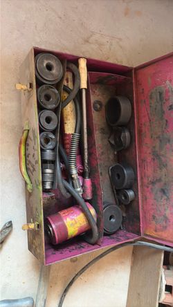 Hydraulic Knockout Punch Set with Case