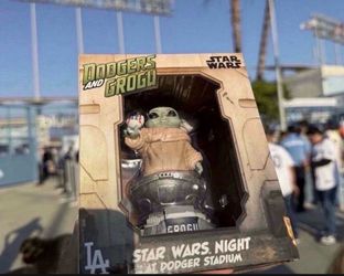 Grogu Star Wars Dodgers Bobblehead Vinyl Exclusive Star Wars Night 2026