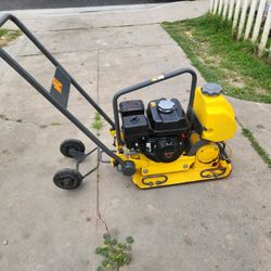 Wacker Neuson VP 1135AW Vibratory Compactor 14" Plate w/Water Tank (VP1135AW) 0009058
5.0(1 opinión del usuario)