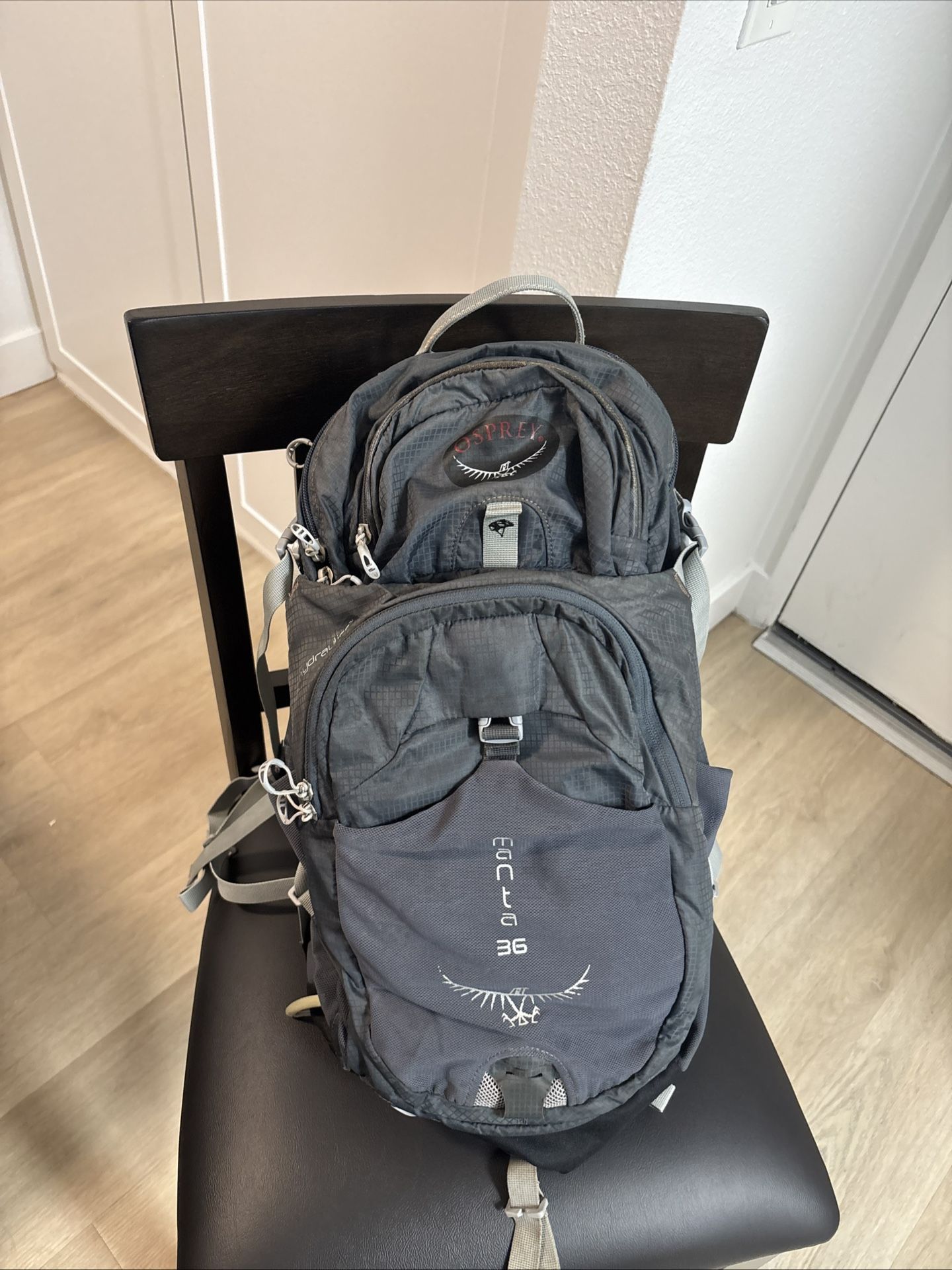 Osprey Mantra 36 Hiking Backpack Dark Gray