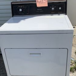 Kenmore Clothes Dryer Great Condition .  Warehouse pricing.   Warranty  . Delivery Available . 2522 Market st. 33901