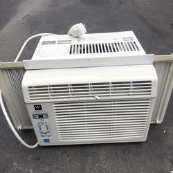Very Good Condition Westpoint Air Conditioner 