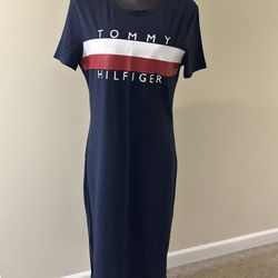 Tommy Hilfiger logo Navy Dress with Red and White Accents Size M  Chic navy dress with striking red and white accents. Ideal for casual wear. Excellen
