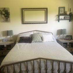 Gold Metal Bed (Queen)