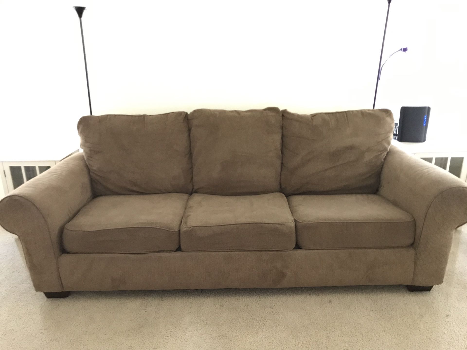 Couch for free *Pending Pick Up*
