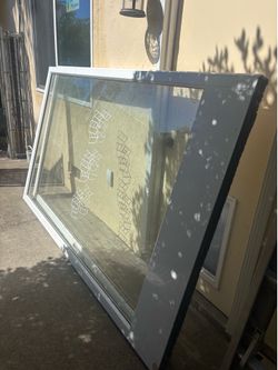 Large window glass good condition